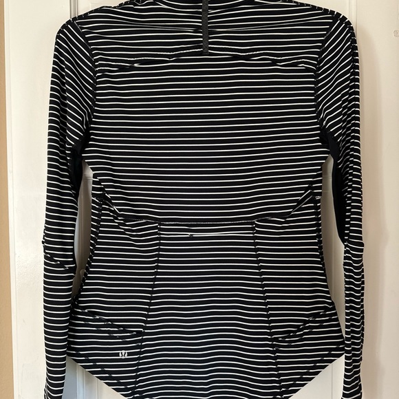 NWT Lululemon Base Runner Black & White Striped Half Zip Pullover Size… - Picture 5 of 6